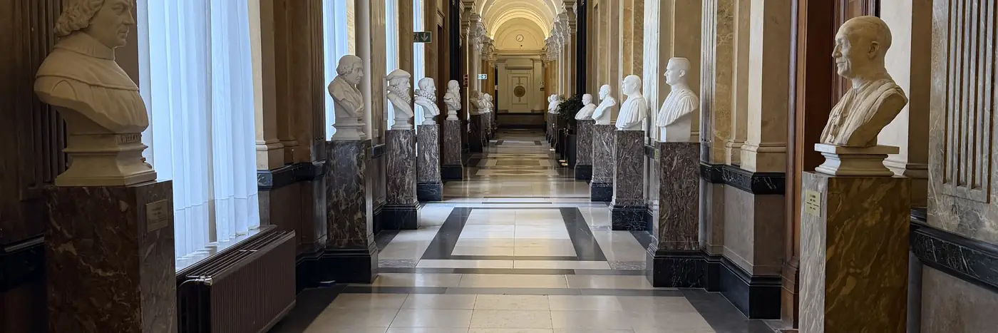 Galerie des bustes du Palais de justice de Bruxelles